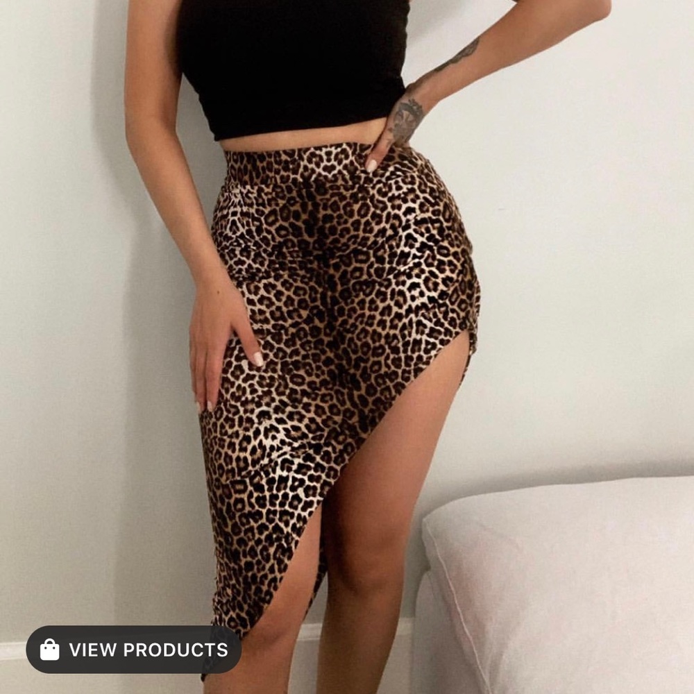 Naked wardrobe leopard  skirt